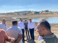 Mardin Büyükşehir Belediyesi Mazıdağı’nda Kuruyan Gölette Temizlik ve Islah Çalışması Gerçekleştirdi